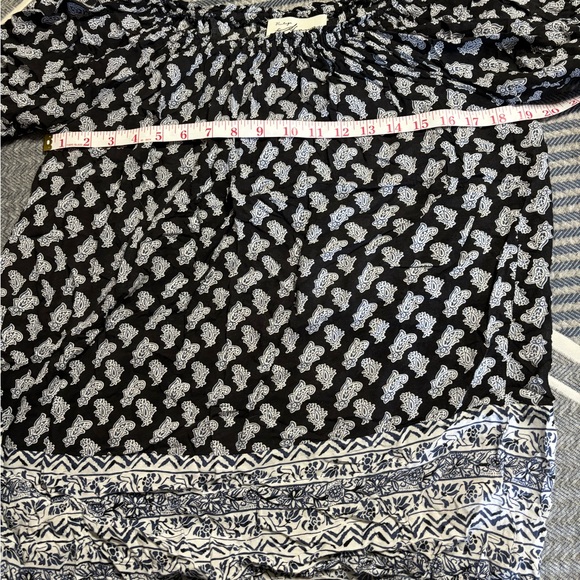 Beautiful Blue and White Flowy Long Sleeve Blouse - Picture 10 of 13